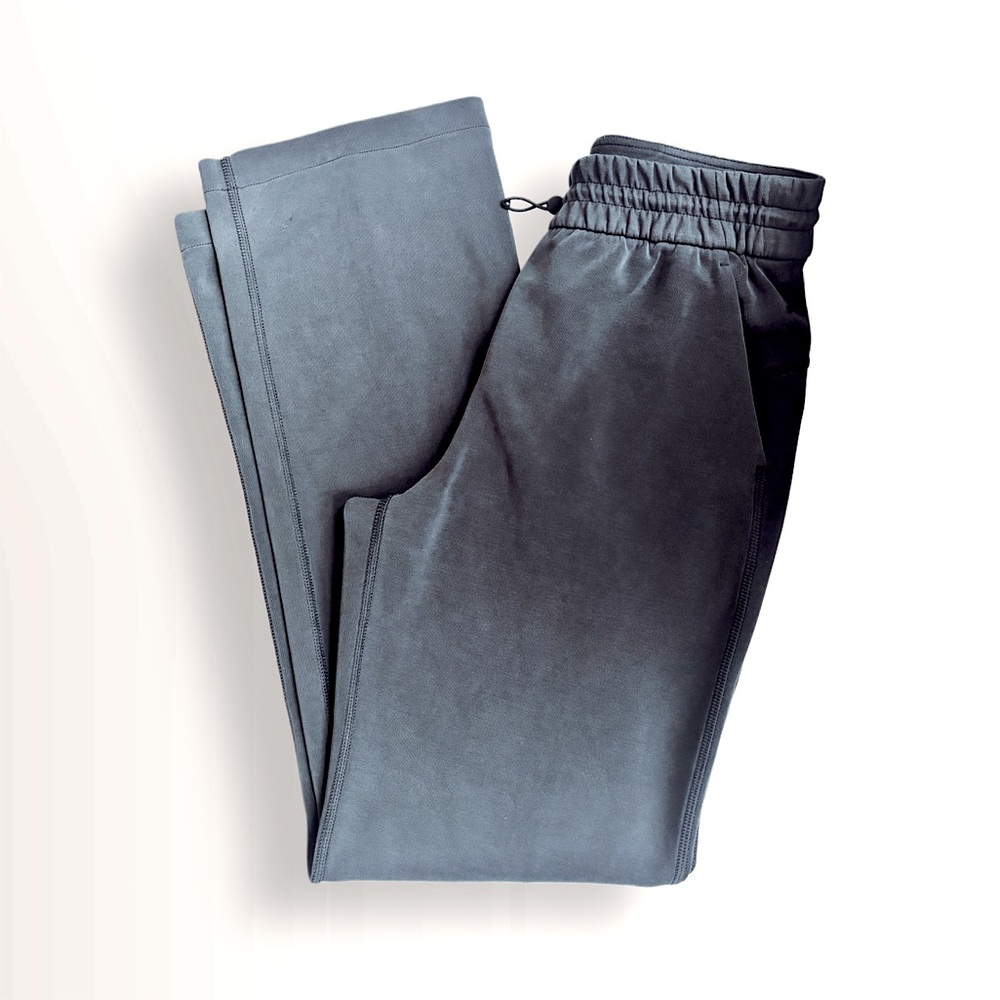 Lululemon Softstreme High-Rise Pant
Regular